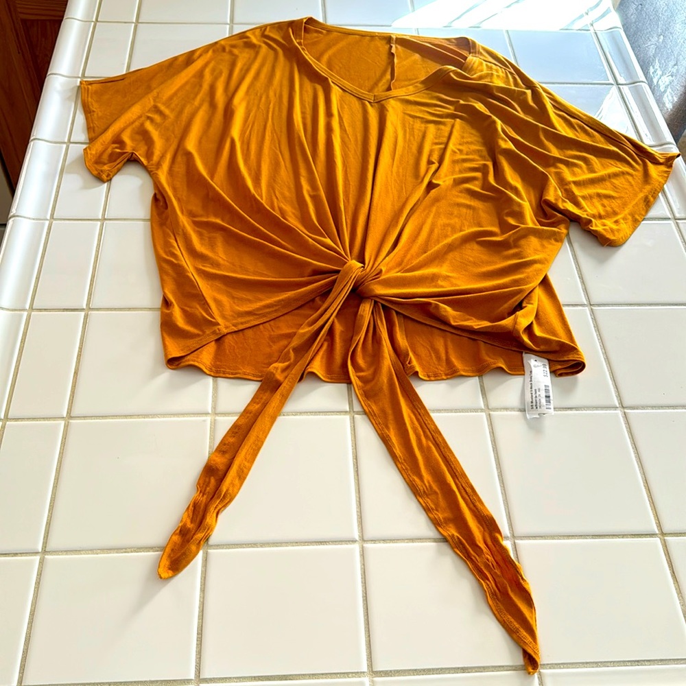 V neck front tie top NWT 2X